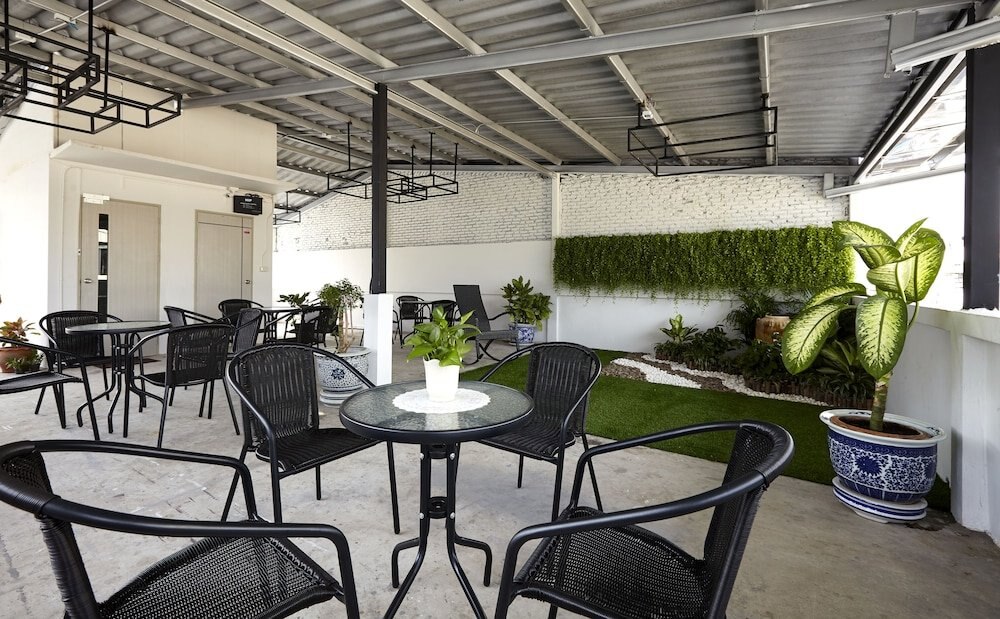 Le Bonheur Poshtel - Hostel - Tap to explore photos