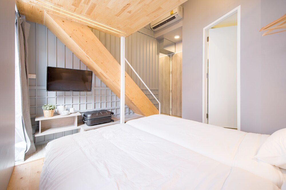 Nornyaowarat Hostel Room Type - Quadruple Room, Private Bathroom