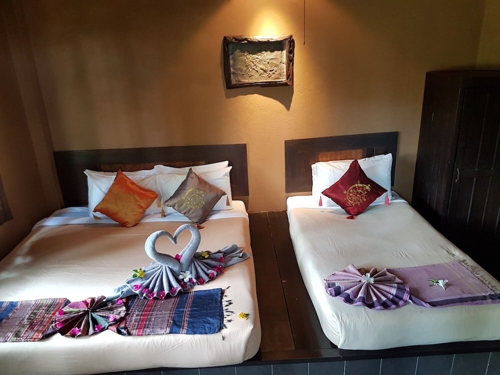 Melina's Beach Front Bungalow Room Type - Family Deluxe Room