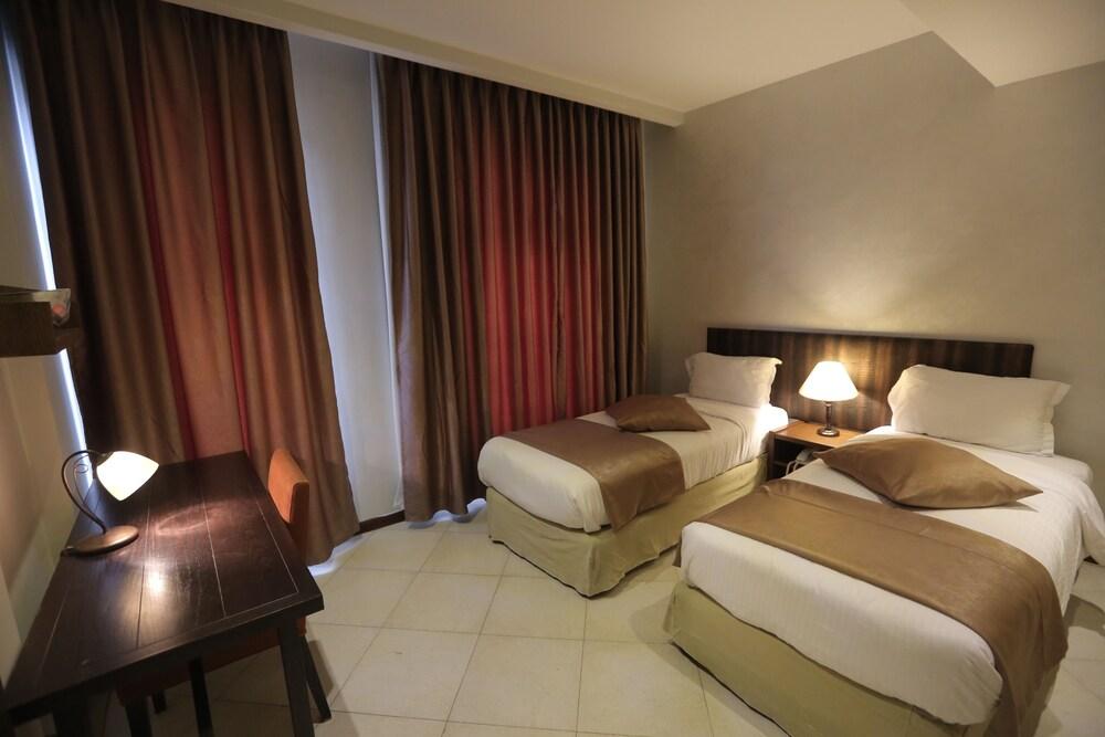 Jabal Amman Hotel Room Type - Royal Apartment, 2 Bedrooms, Kitchenette, City View Jabal Amman Hotel Room Type - Royal Apartment, 2 Bedrooms, Kitchenette, City View