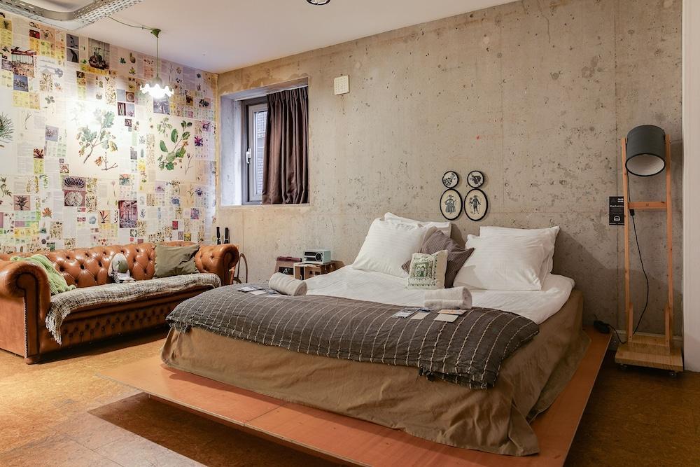 ClinkMama Room Type - MAMA's Couple Suite