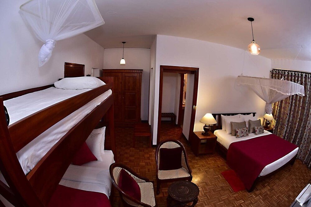 Colombo Villa at Cambridge Place Room Type - Deluxe Quadruple Room, Multiple Beds, Private Bathroom
