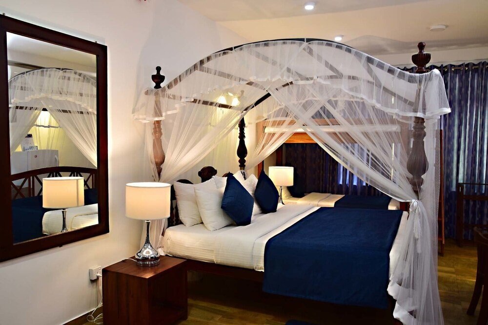 Colombo Villa at Cambridge Place - Tap to explore photos