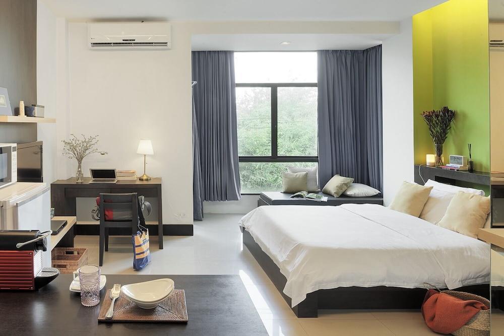 At Home Residence Room Type - Deluxe Room