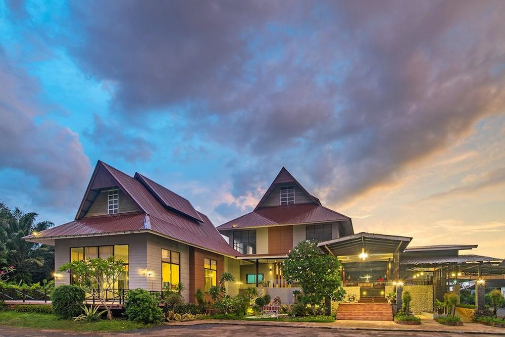 Krabi Home Town Boutique - Tap to explore photos