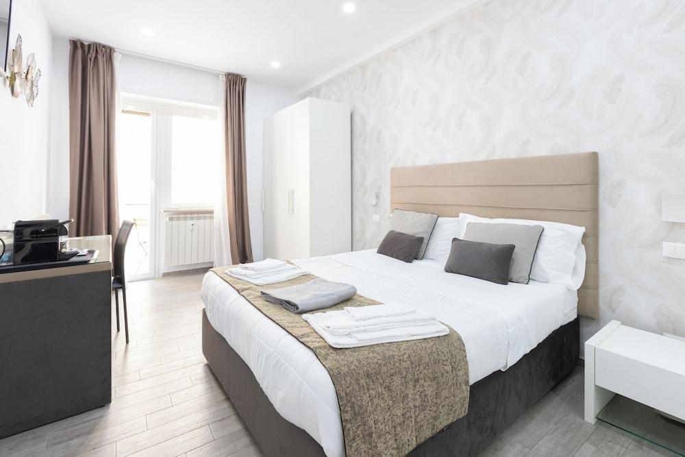 247 LuxuryRooms Room Type - Superior Double Room (204)