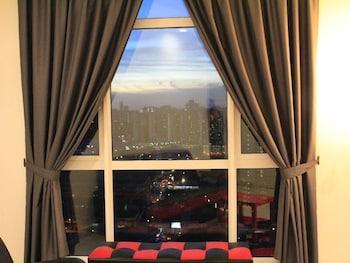 FiRiNA Home - Tap to explore photos