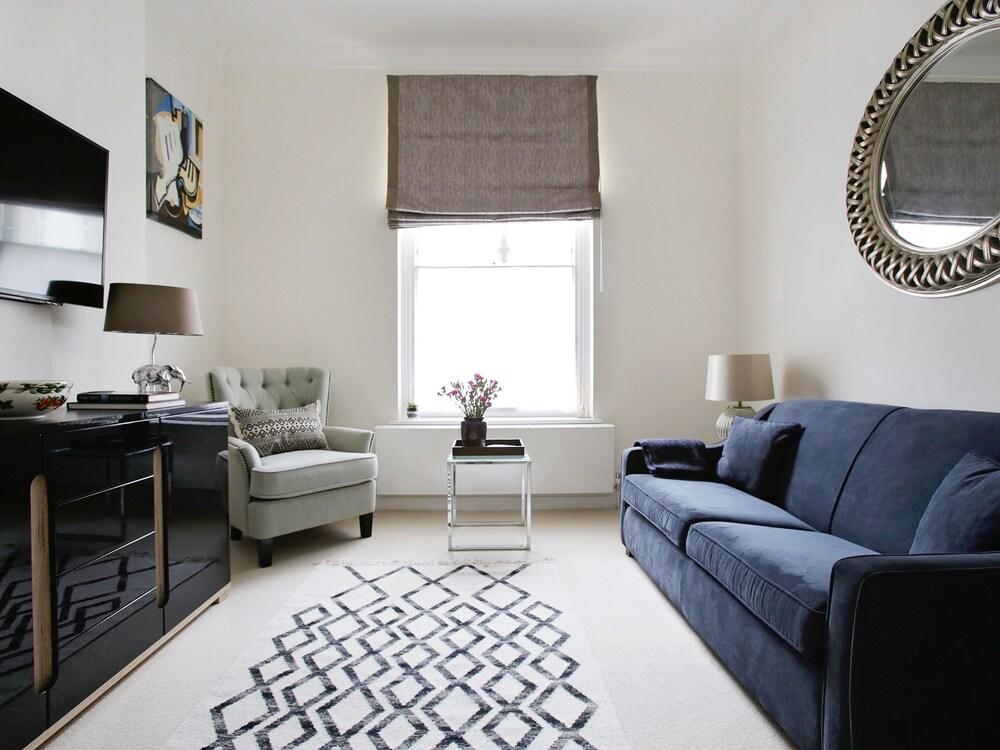 Central London Flat Westminster - Tap to explore photos