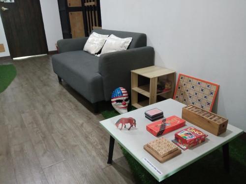 Feel Good Bangkok Hostel - Tap to explore photos