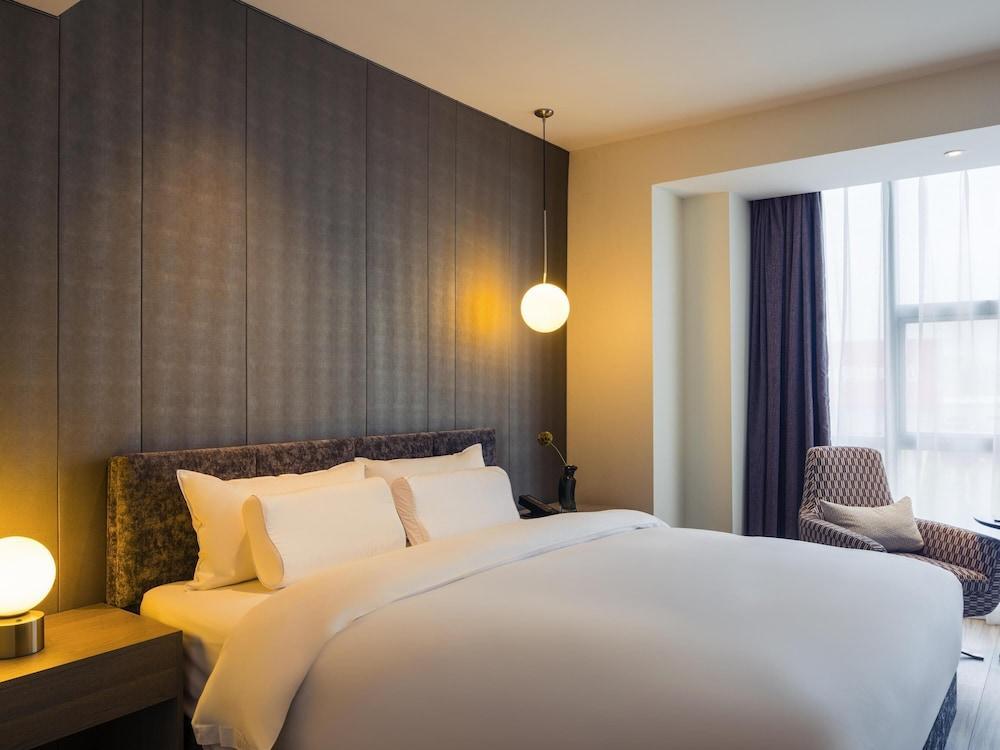 Mercure Shanghai Hongqiao South Room Type - Standard Room, 1 King Bed