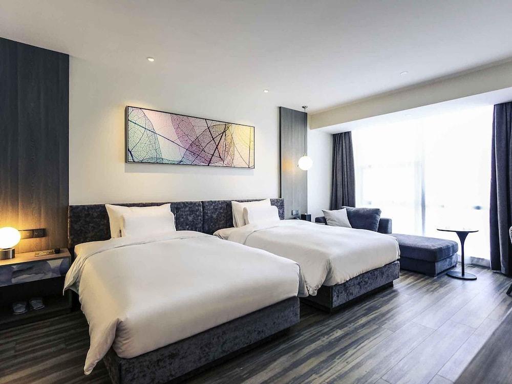 Mercure Shanghai Hongqiao South Room Type - Deluxe Room, 2 Twin Beds