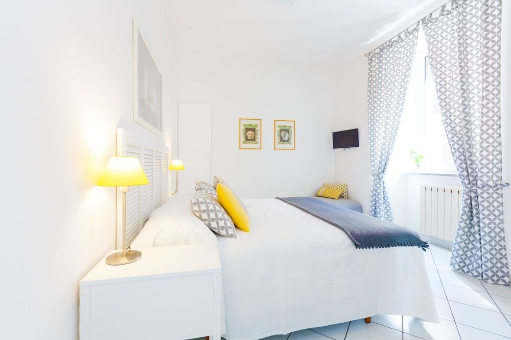 B&B Piazza Fratti Room Type - Comfort Room, 1 Double Bed, Ensuite