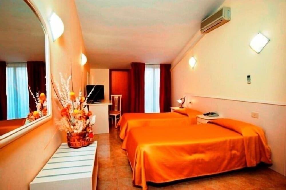 Hotel Massimino Room Type - Triple Room