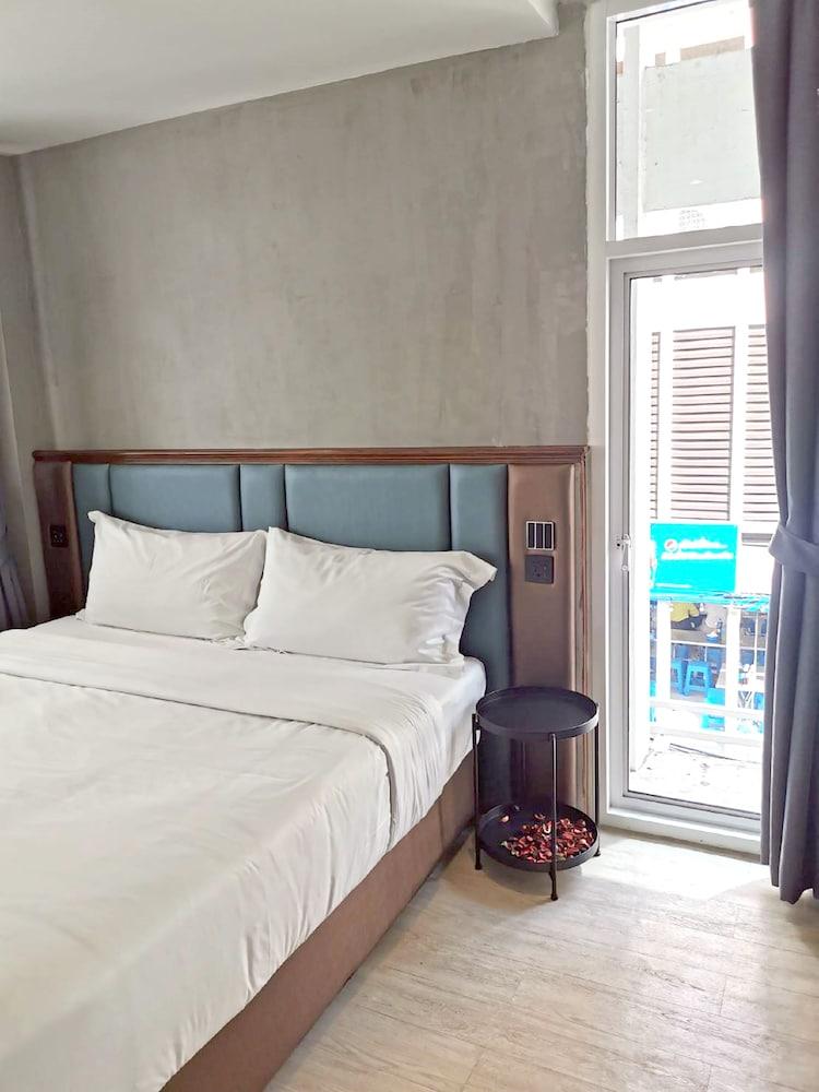 Narawad Boutique Hotel Room Type - Standard Double Room, Balcony (Private bathroom) Narawad Boutique Hotel Room Type - Standard Double Room, Balcony (Private bathroom)