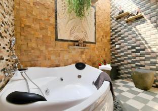Verse Lite Hotel Gajah Mada - Tap to explore photos