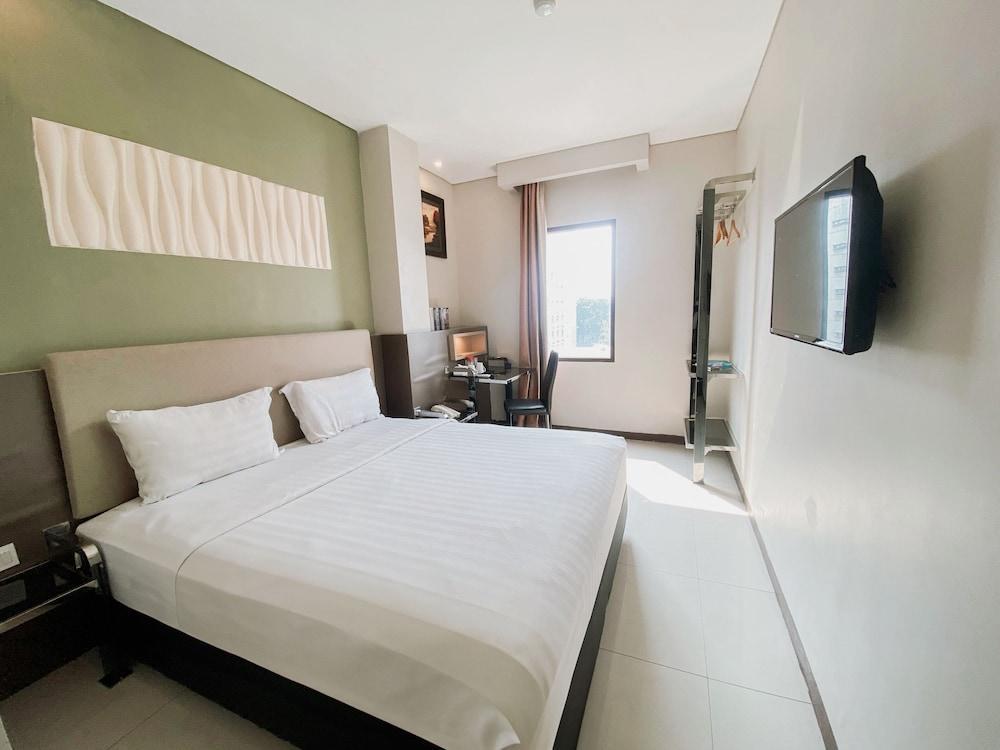 Verse Lite Hotel Gajah Mada Room Type - Deluxe Room