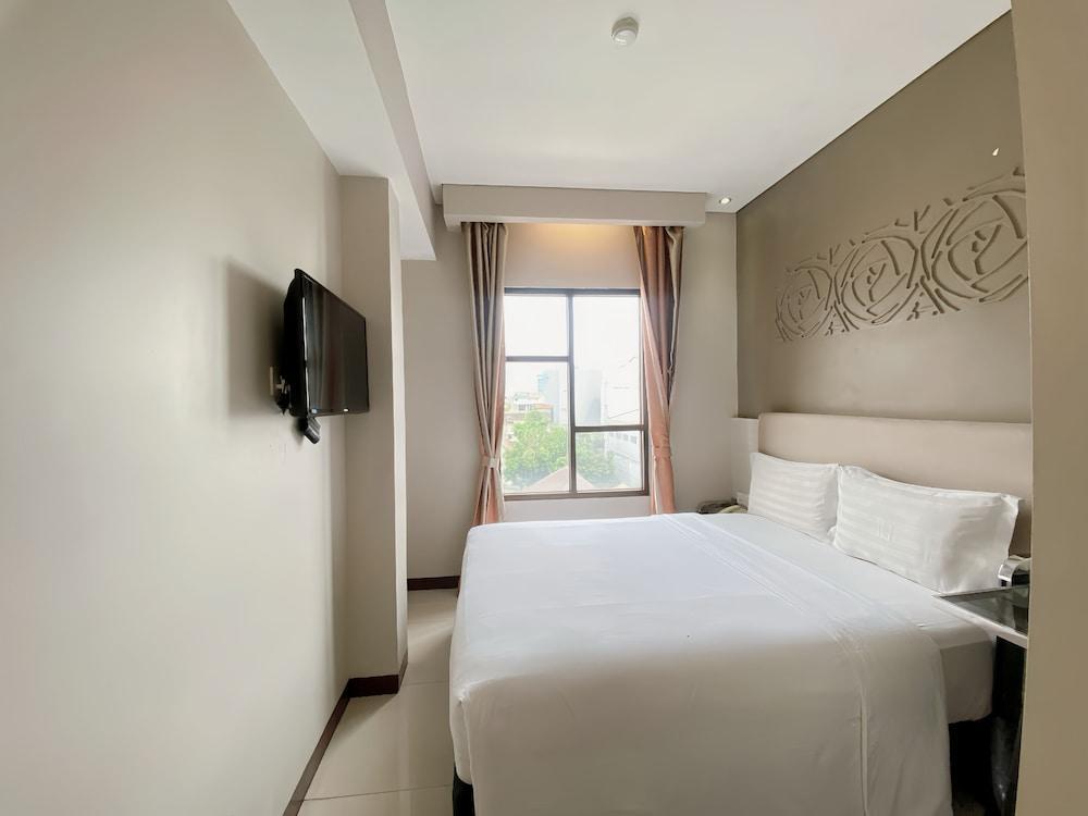 Verse Lite Hotel Gajah Mada Room Type - Superior Room King Bed