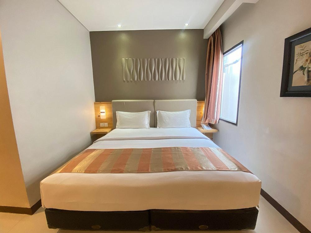 Verse Lite Hotel Gajah Mada - Tap to explore photos