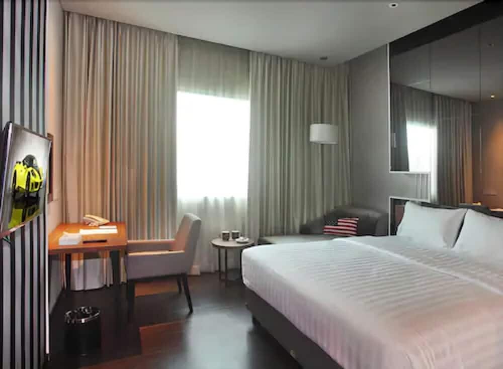 Cabin Hotel Room Type - Superior Couple Smoking