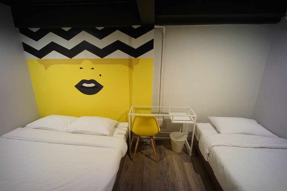 BRB Hostel Bangkok Silom Room Type - Triple Room, Shared Bathroom BRB Hostel Bangkok Silom Room Type - Triple Room, Shared Bathroom