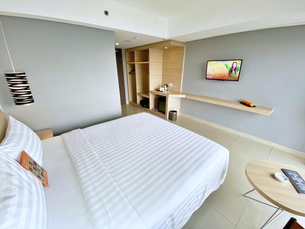 Harper MT Haryono by ASTON Room Type - Superior Room, 1 Double Bed