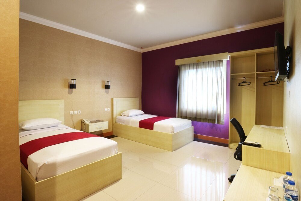 Raja Residence Room Type - Standard Twin Room