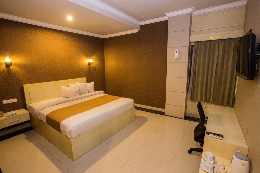 Raja Residence Room Type - Superior Queen Room