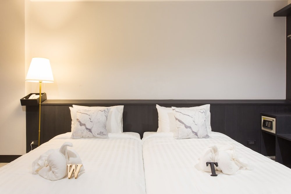Well Timed Hotel Room Type - Superior Twin Room