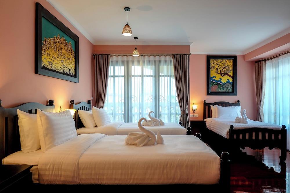 Siri Heritage Bangkok Hotel - Tap to explore photos