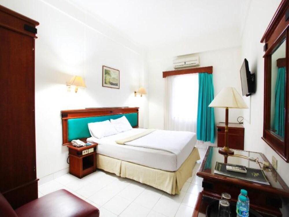Puri Jaya Hotel Room Type - Standard Double or Twin Room