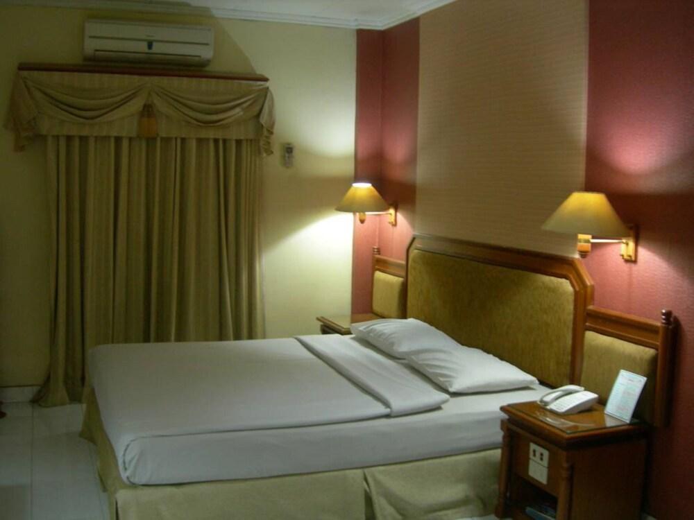Puri Jaya Hotel Room Type - Superior Double Room Puri Jaya Hotel Room Type - Superior Double Room