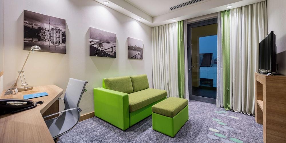 Hampton by Hilton Istanbul Zeytinburnu - Tap to explore photos