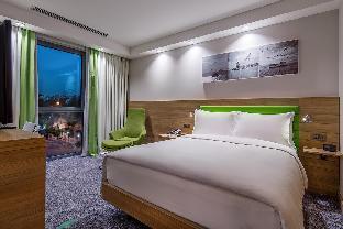 Hampton by Hilton Istanbul Zeytinburnu - Tap to explore photos