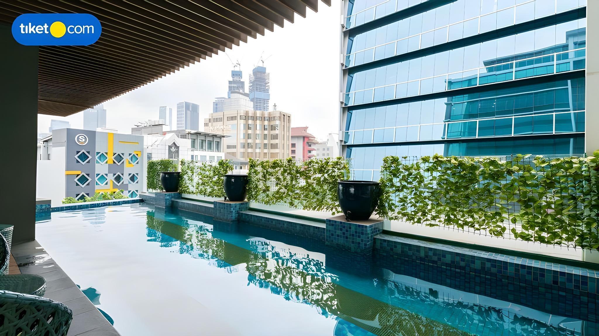 Aone Hotel Jakarta - Tap to explore photos