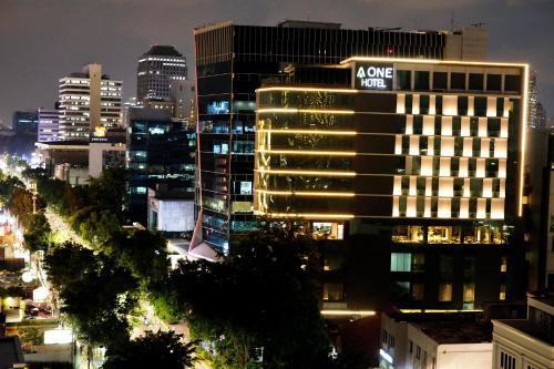 Aone Hotel Jakarta - Tap to explore photos