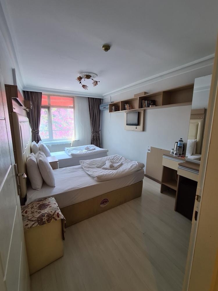 Oceans 7 Hotel Room Type - Twin Room