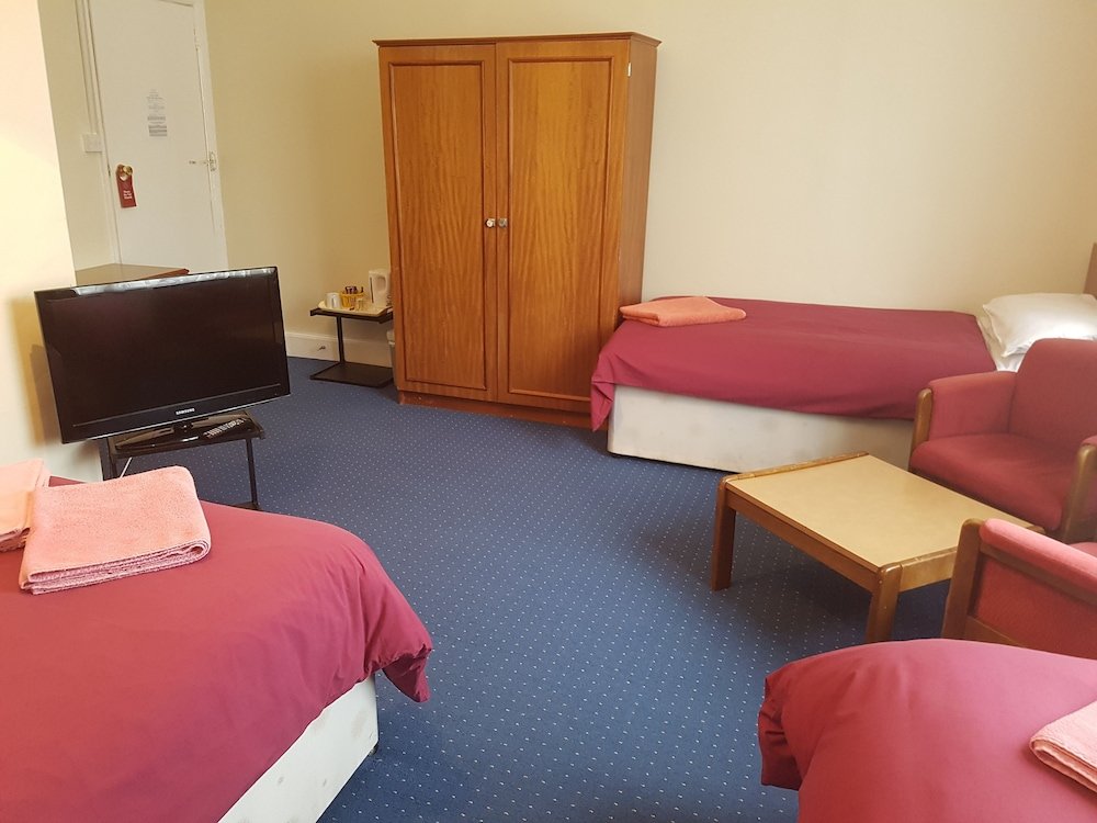 Avoca House Hotel Room Type - Triple Room