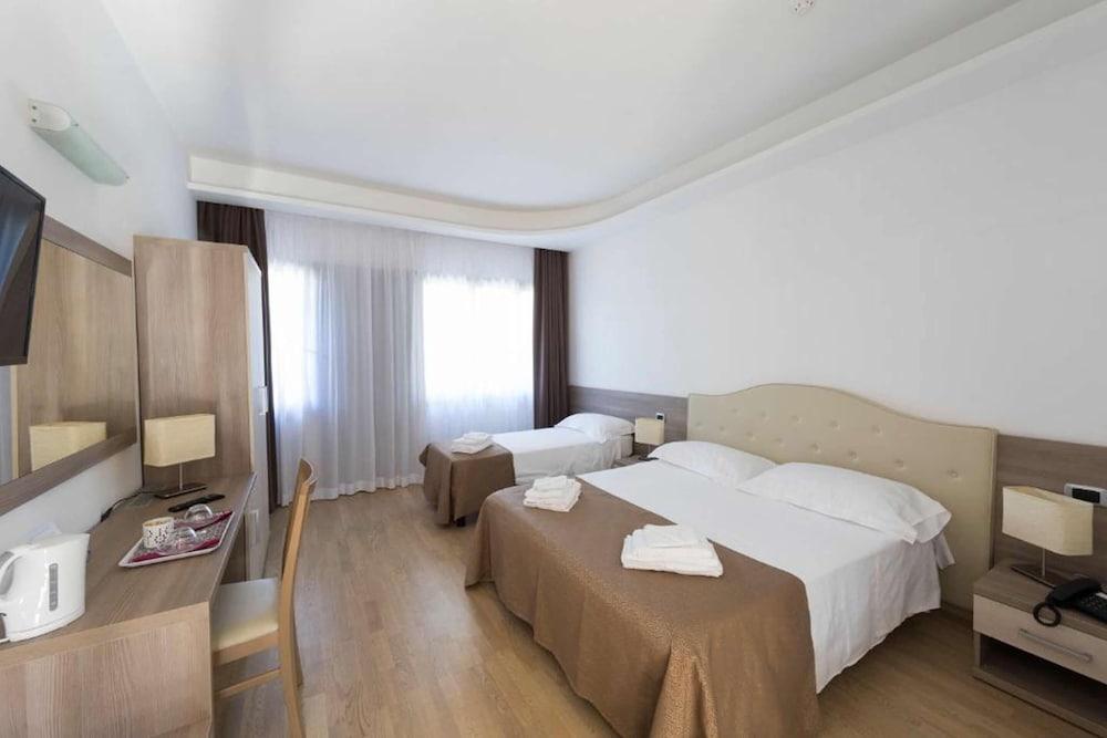 Hotel Boomerang Room Type - Superior Triple Room, Balcony