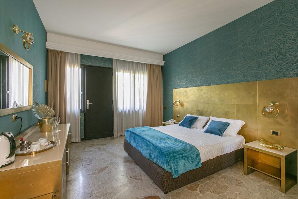 Hotel Boomerang Room Type - Deluxe Double Room