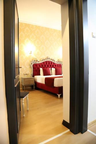 Tepe Palas Hotel Taksim Room Type - Deluxe Family Suite Tepe Palas Hotel Taksim Room Type - Deluxe Family Suite
