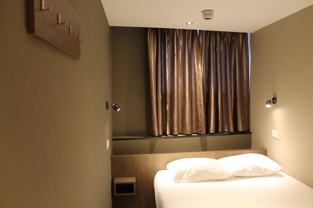 Hotel Blossoms Room Type - Double Room (basement)