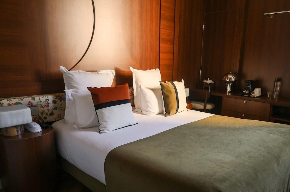 Hôtel D'Argenson - Tap to explore photos