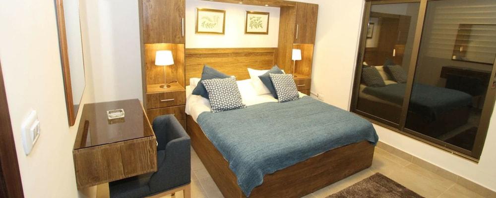The Royal Luxury Apartments & studios Room Type - Superior Apartment, 1 Bedroom