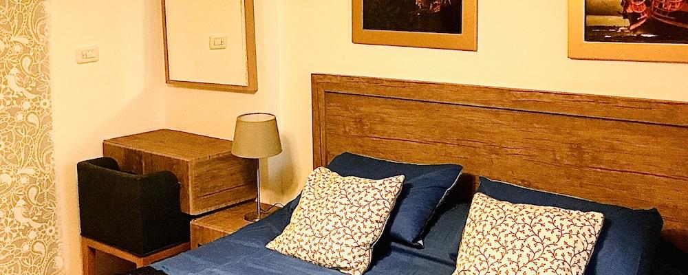 The Royal Luxury Apartments & studios Room Type - Luxury Single Room, 1 Bedroom