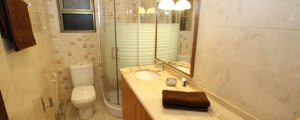 The Royal Luxury Apartments & studios - Tap to explore photos