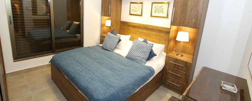 The Royal Luxury Apartments & studios Room Type - Basic Apartment, 1 Bedroom