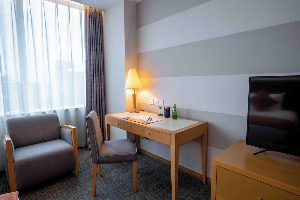 Jin Jiang Tian Cheng Hotel Room Type - Standard Room