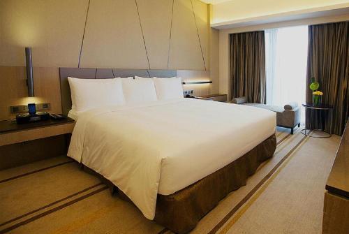 Radisson Blu Shanghai Pudong Jinqiao - Tap to explore photos