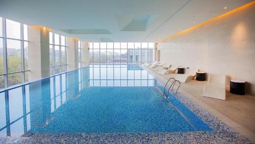 Radisson Blu Shanghai Pudong Jinqiao - Tap to explore photos