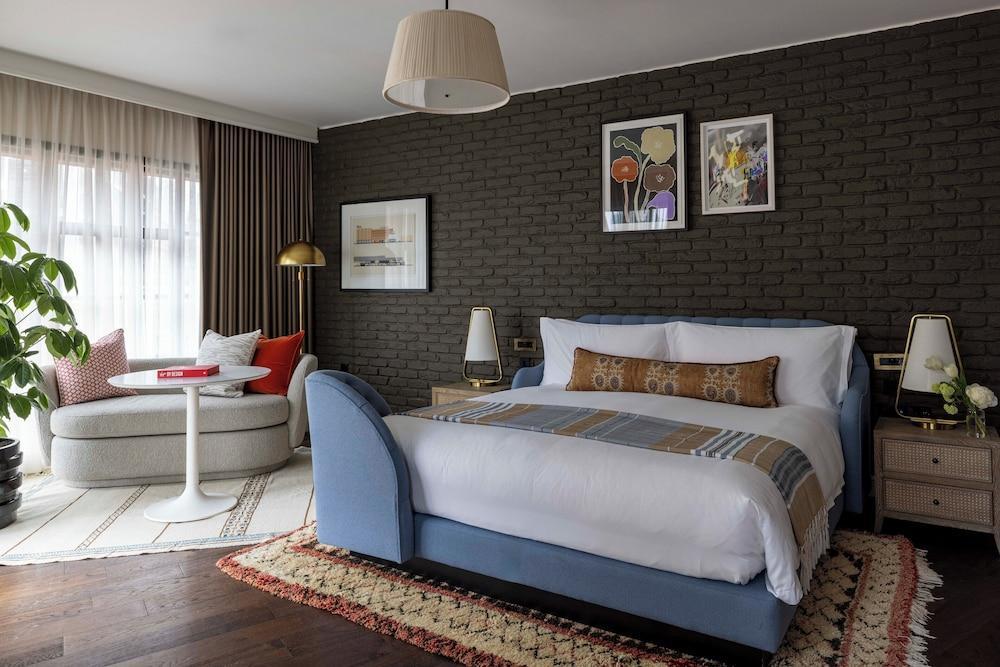 Virgin Hotels London-Shoreditch Room Type - Junior Suite, Accessible (Grand Chamber) Virgin Hotels London-Shoreditch Room Type - Junior Suite, Accessible (Grand Chamber)